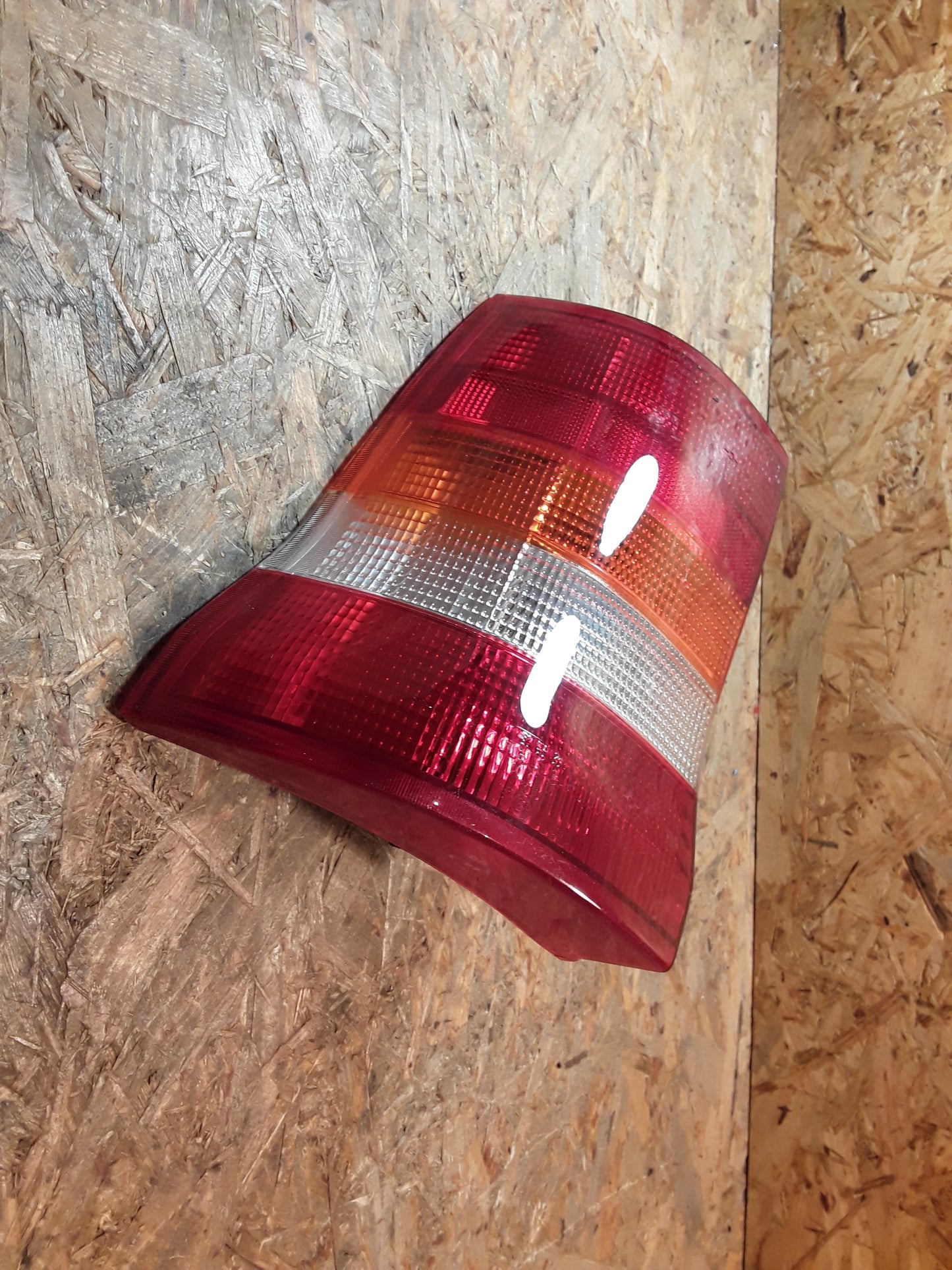 Astra F Caravan Heckleuchte links original GM Opel NEU