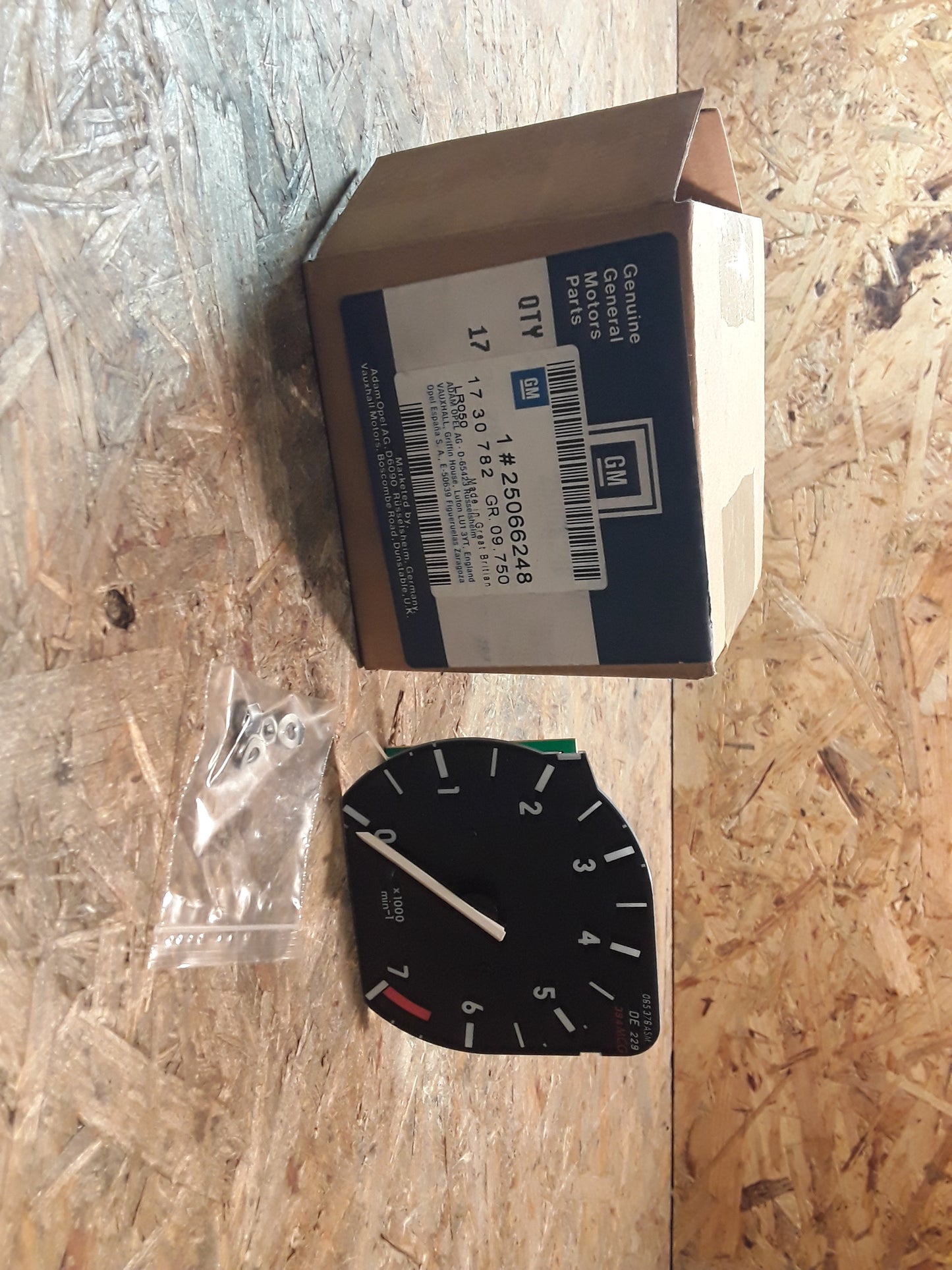 Kadett E (Motoren in Beschreibung) Drehzahlmesser original GM Opel NEU