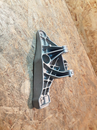 Vectra A Halter Motoraufhängung rechts original GM Opel NEU
