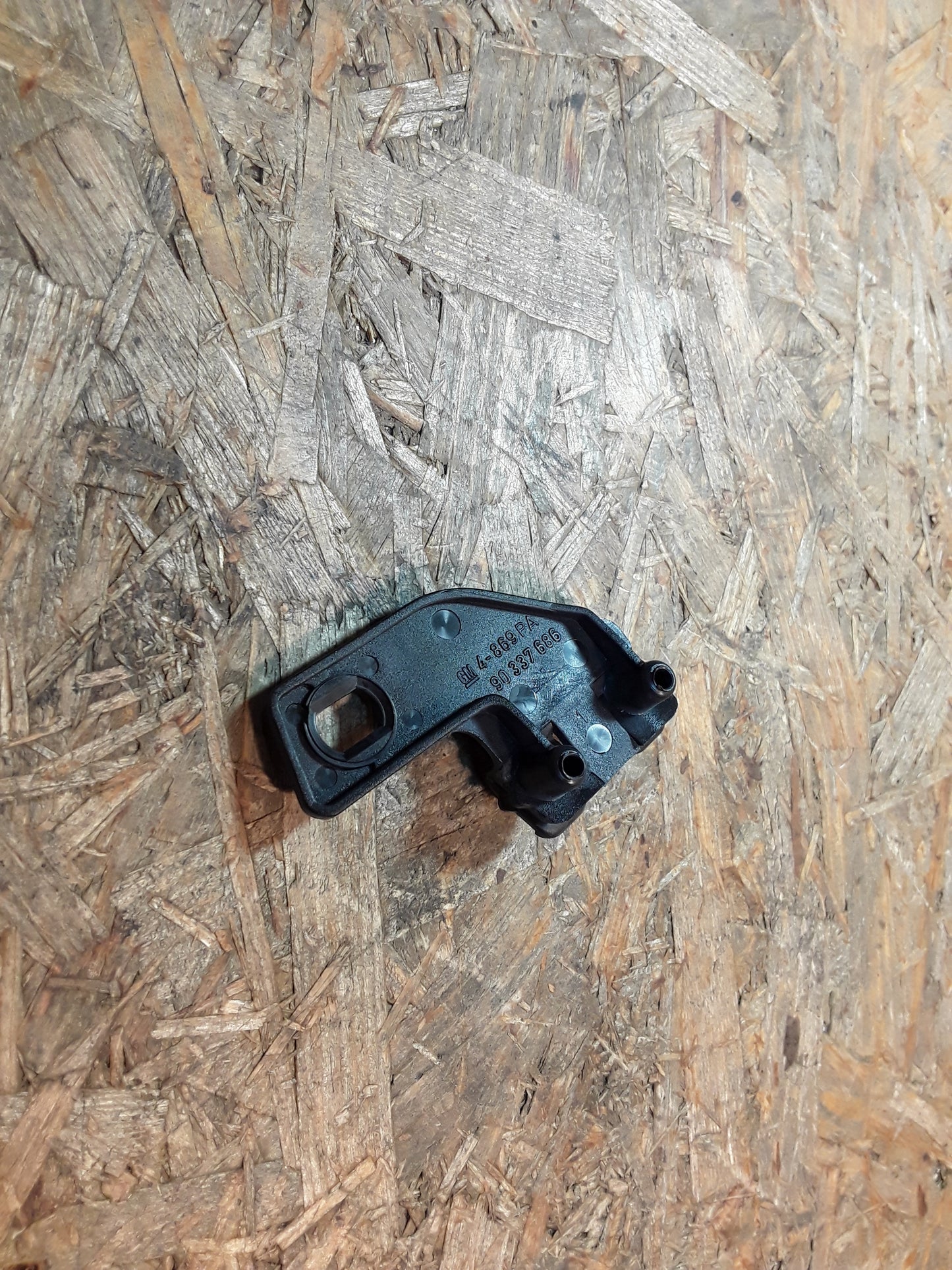 Omega A  Halter Stoßfänger hinten rechts original GM Opel NEU