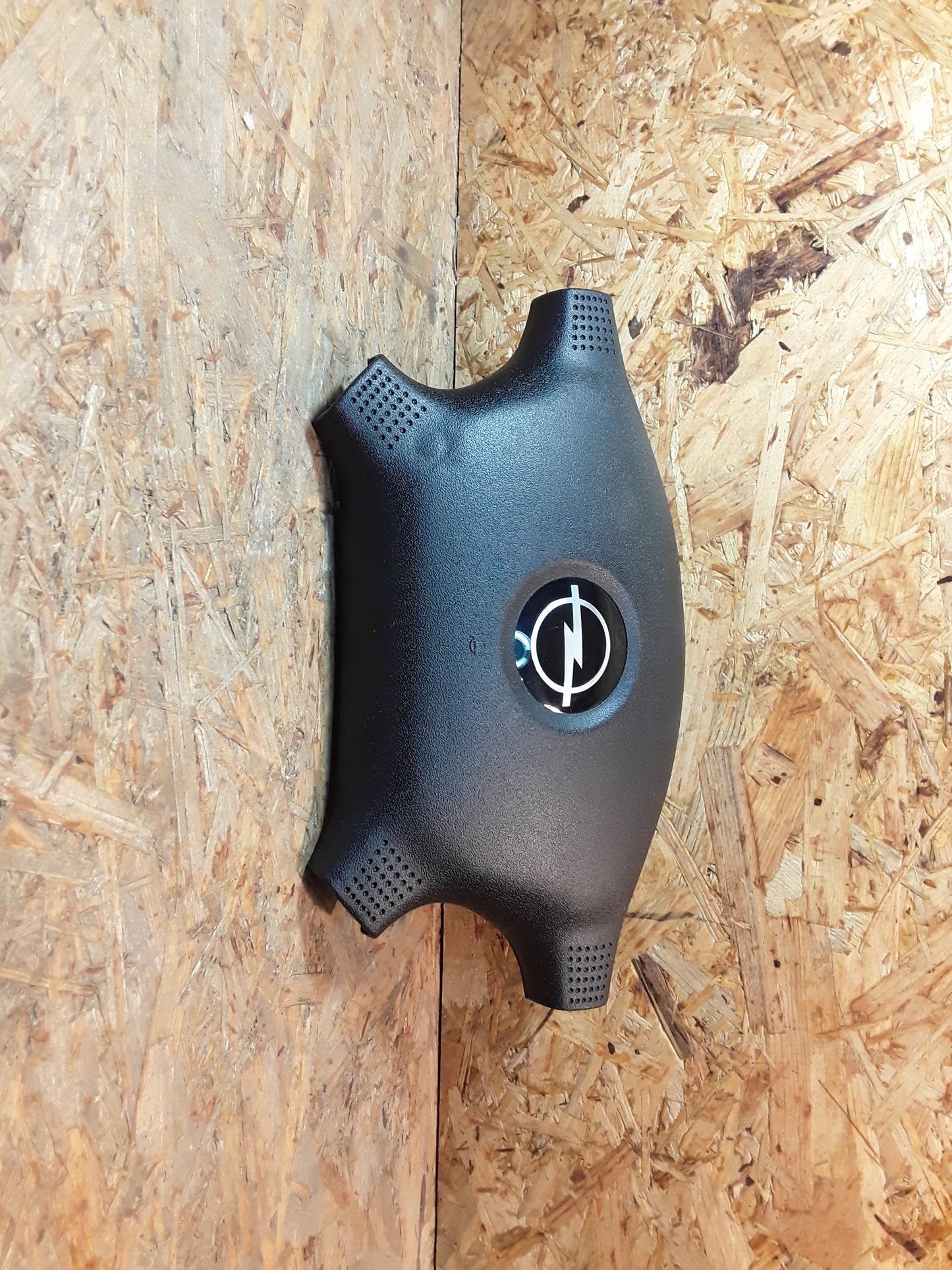 Omega A Signalknopf mit Signalhorn-Kontakt für Vierspeichenlenkrad original GM Opel NEU
