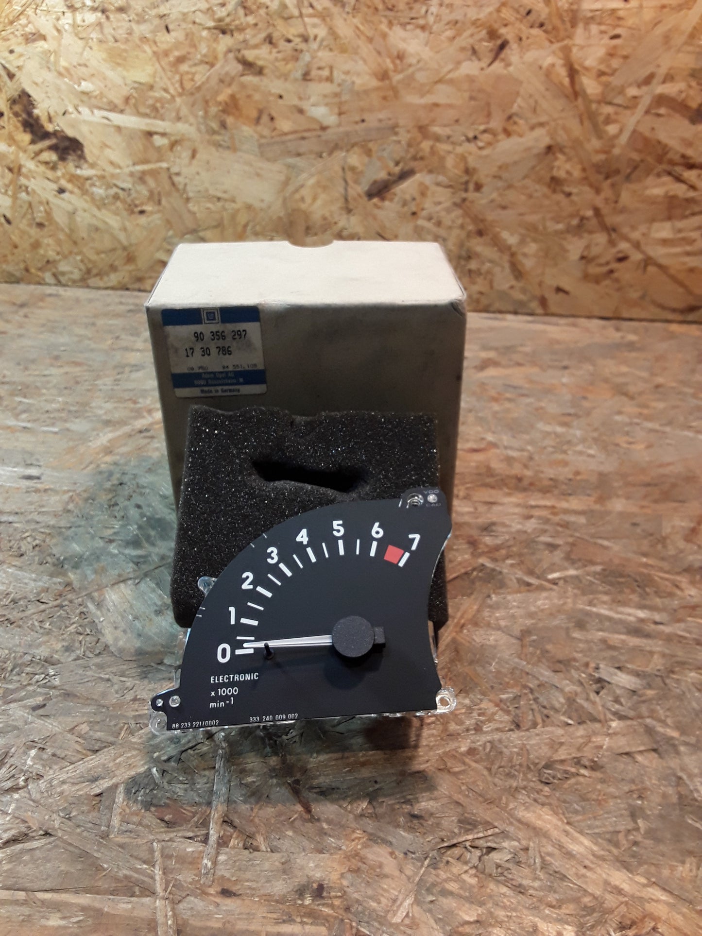 Calibra A Vectra A Tachometer Drehzahlmesser original GM Opel NEU