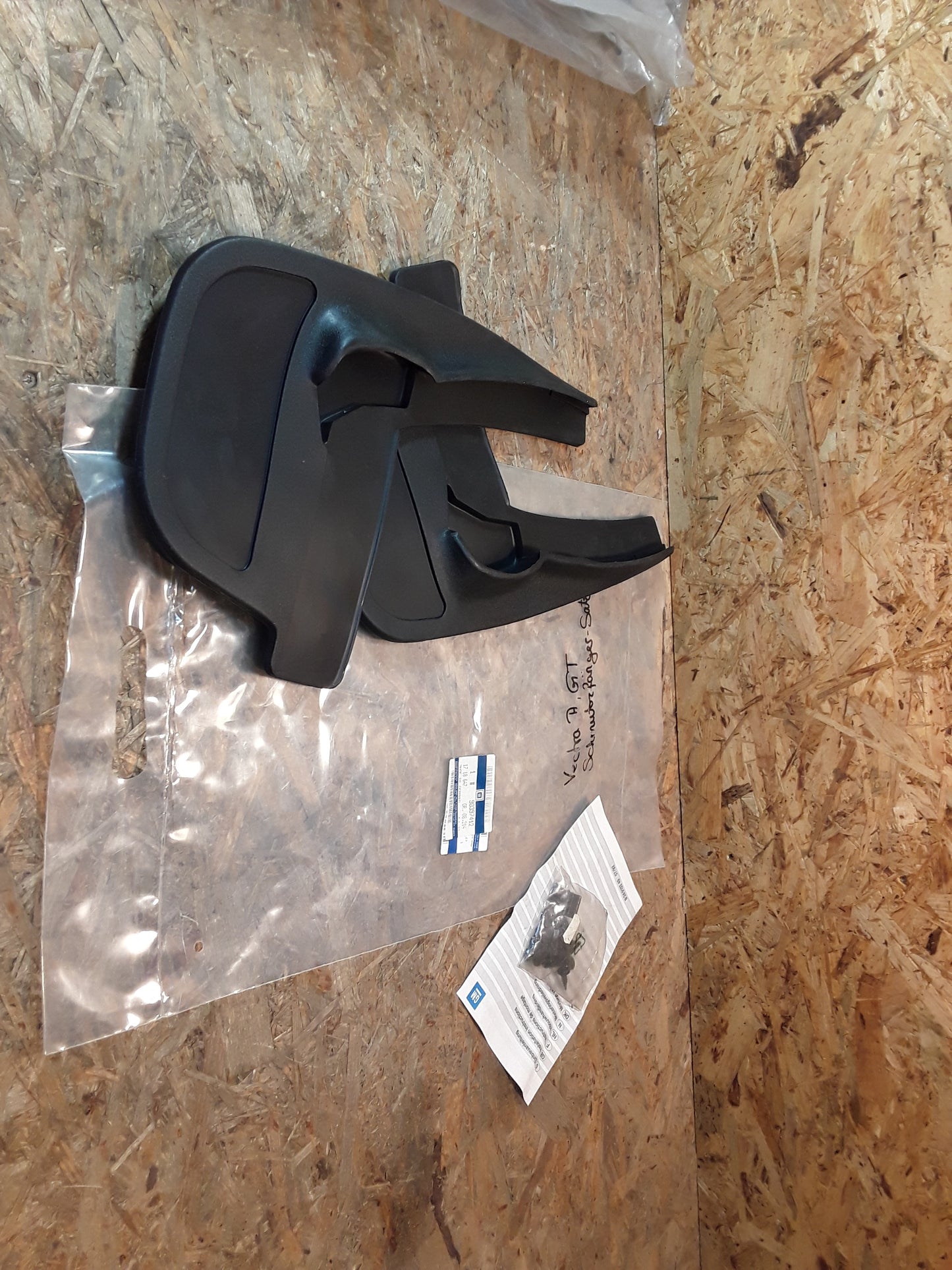 Vectra A GT Satz Schmutzfänger mit Befestigungsteilen original GM Opel NEU