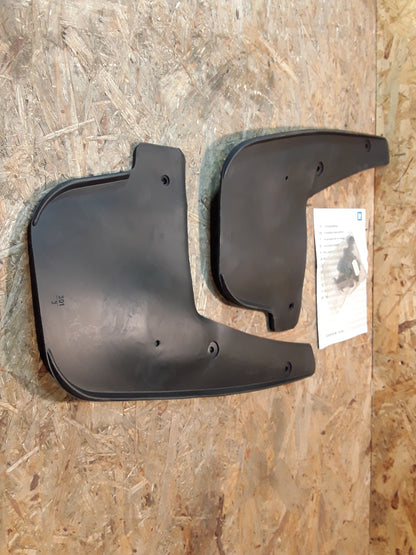 Vectra A GT Satz Schmutzfänger mit Befestigungsteilen original GM Opel NEU