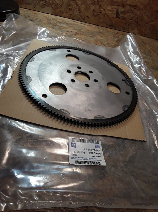 Calibra Kadett E Schwungrad original GM Opel NEU