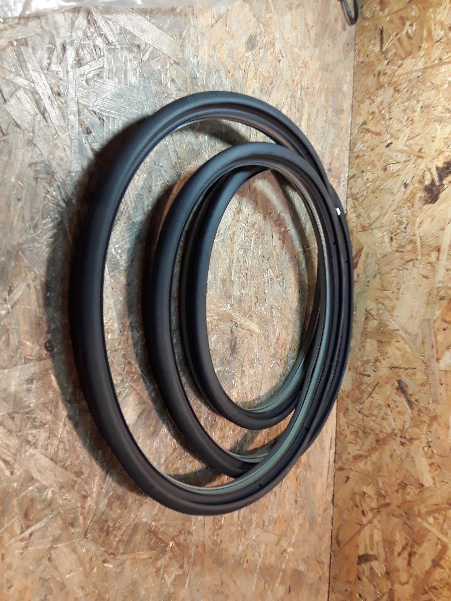 Omega A Gummiabdichtung Hintertüre mit Flanschabdeckung original GM Opel NEU