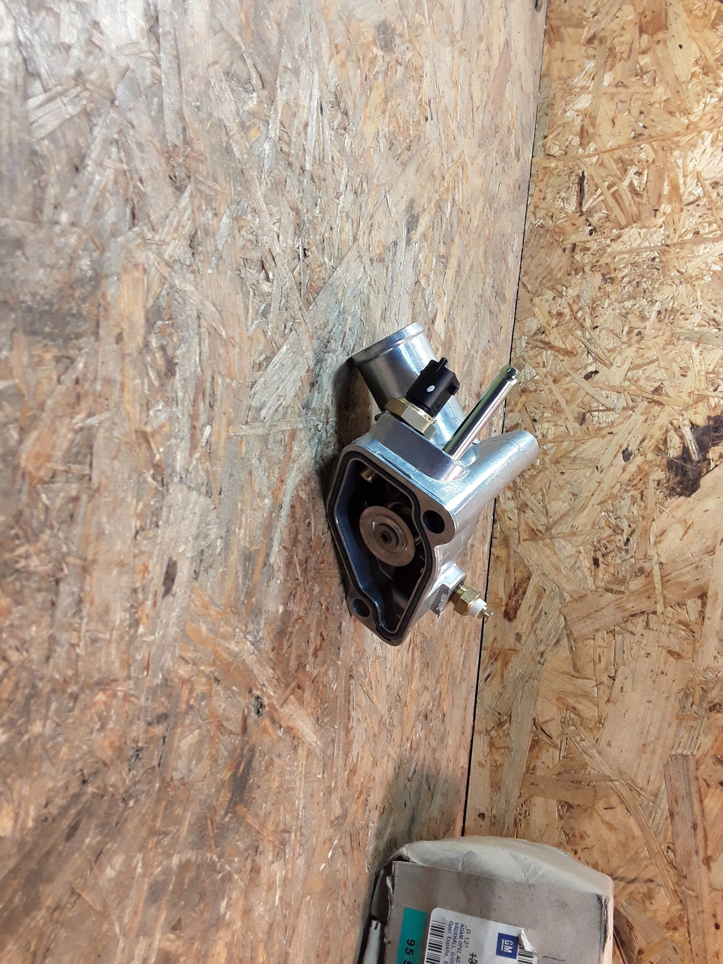 Vectra B 1.8 16V Thermostatgehäuse original GM Opel NEU