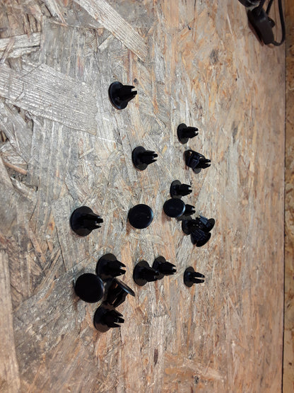 Rekord E Kadett E Satz Clips an Armaturenbrett original GM Opel NEU