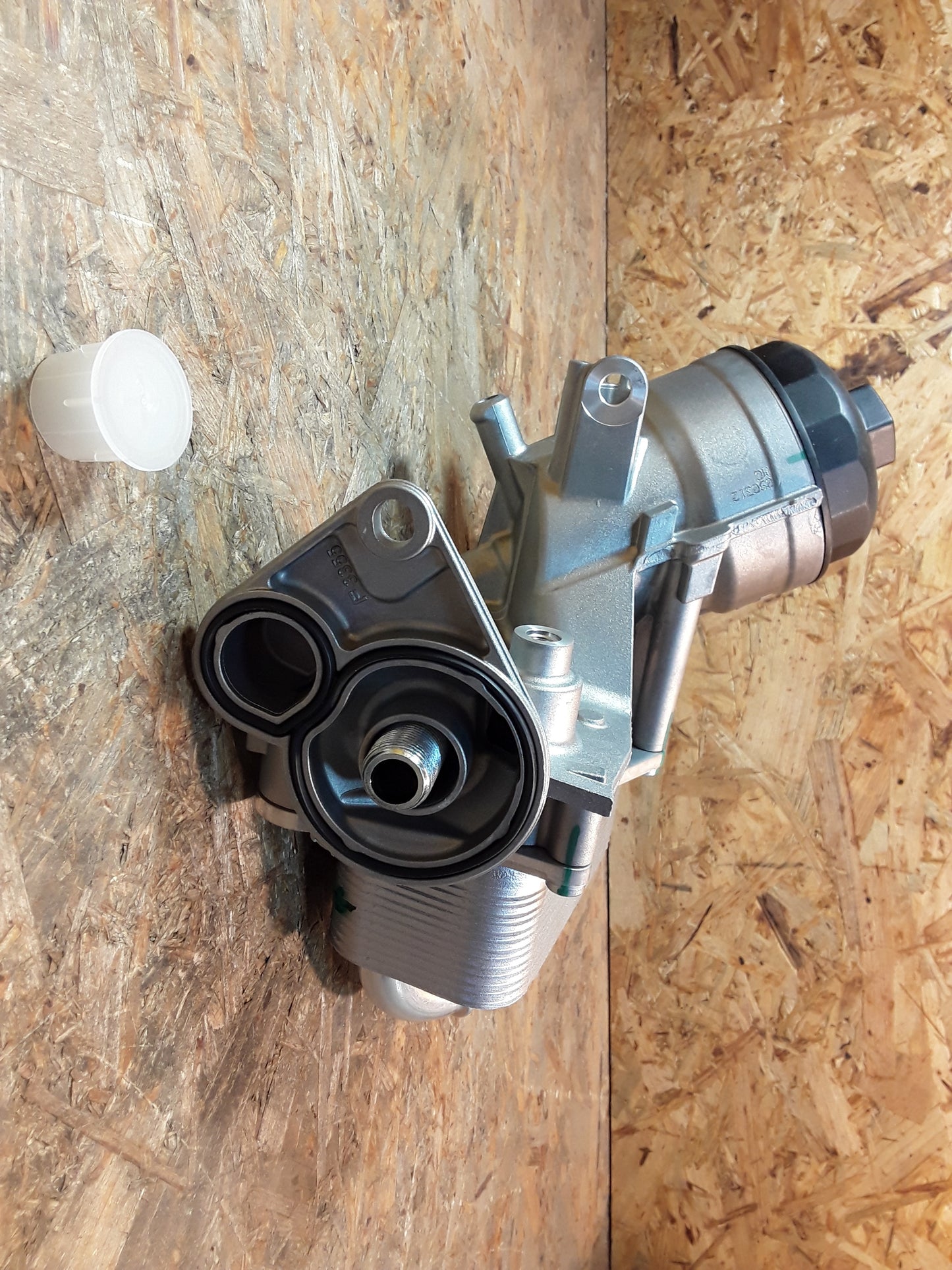 Astra J 1.7CDTi 81KW Ölfilter Kühler A17DTC original GM Opel NEU