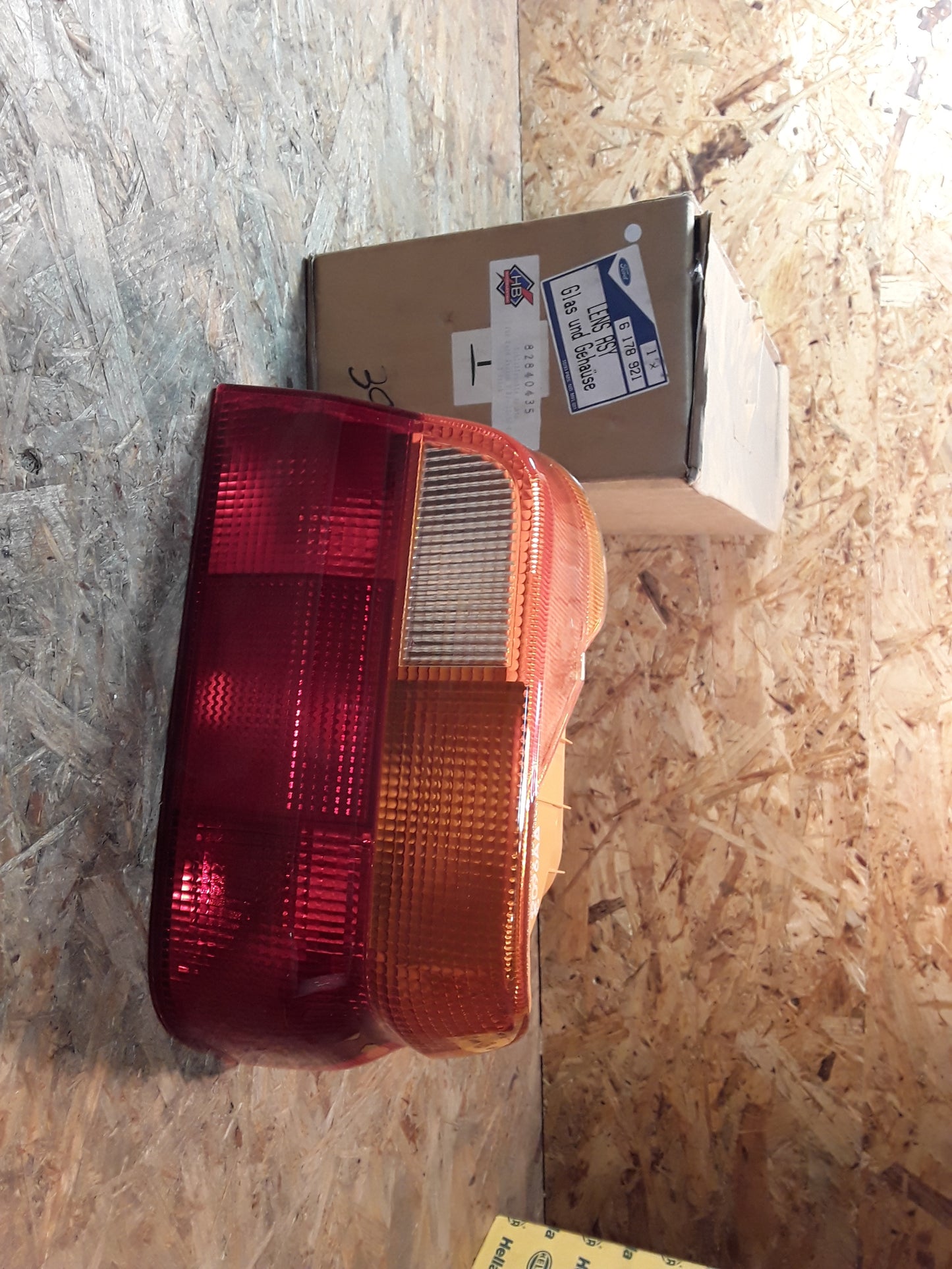 Ford Escort Bj 10.90-08.92 Schlussleuchte rechts original HB Autoelektronik NEU