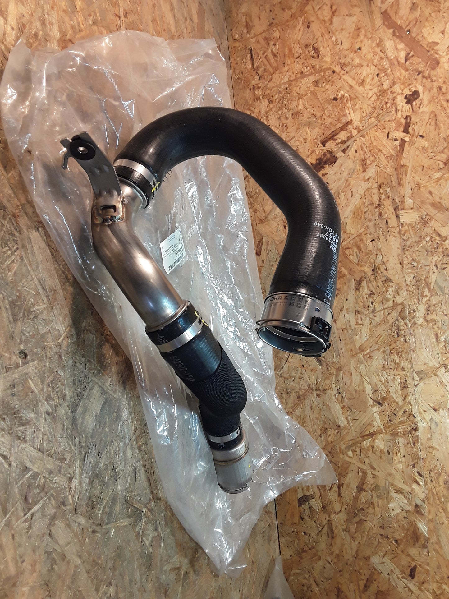 Mokka X/  4x4 1,6CDTi Ladeluftschlauch original GM Opel NEU
