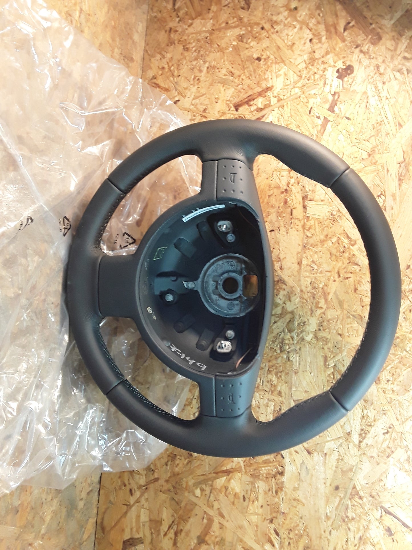 Combo Schrägheck/ Lieferwagen (F06, F08, F25, F68) Corsa C Lenkrad drei Speichen, schwarz, Leder original GM Opel NEU