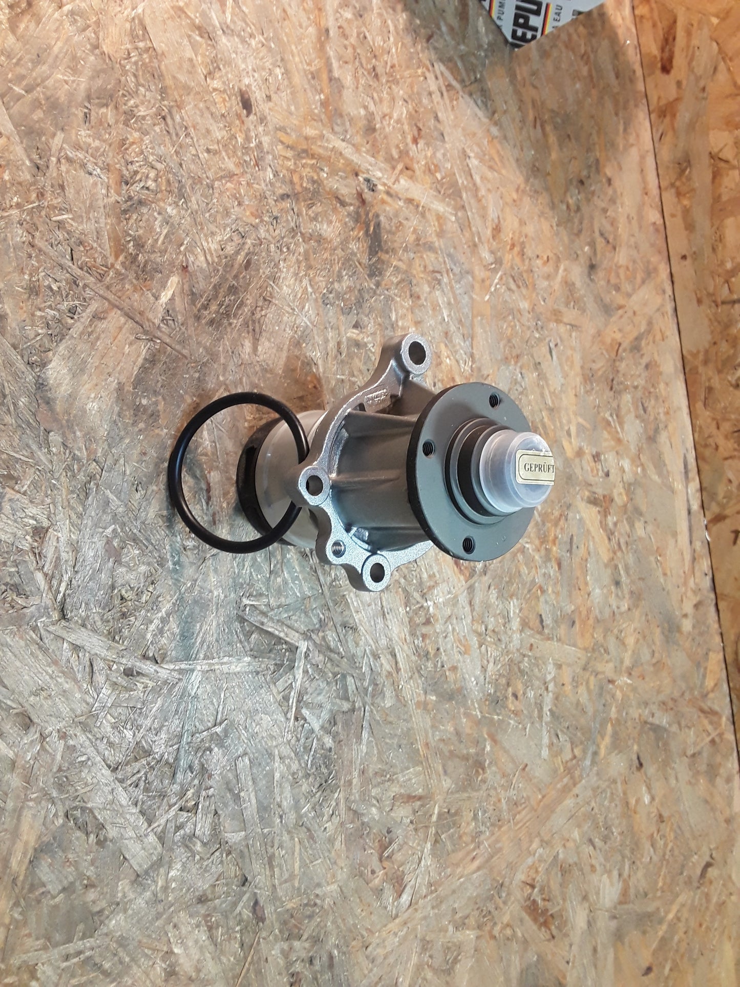 BMW E30 136PS BMW E34 115PS Wasserpumpe original Hepu NEU