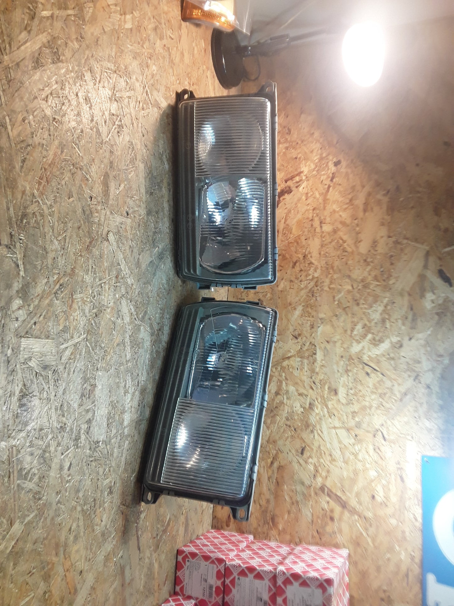 Original Hella Mercedes W123 H4 Satz Hauptscheinwerfer links und rechts original Hella NEU