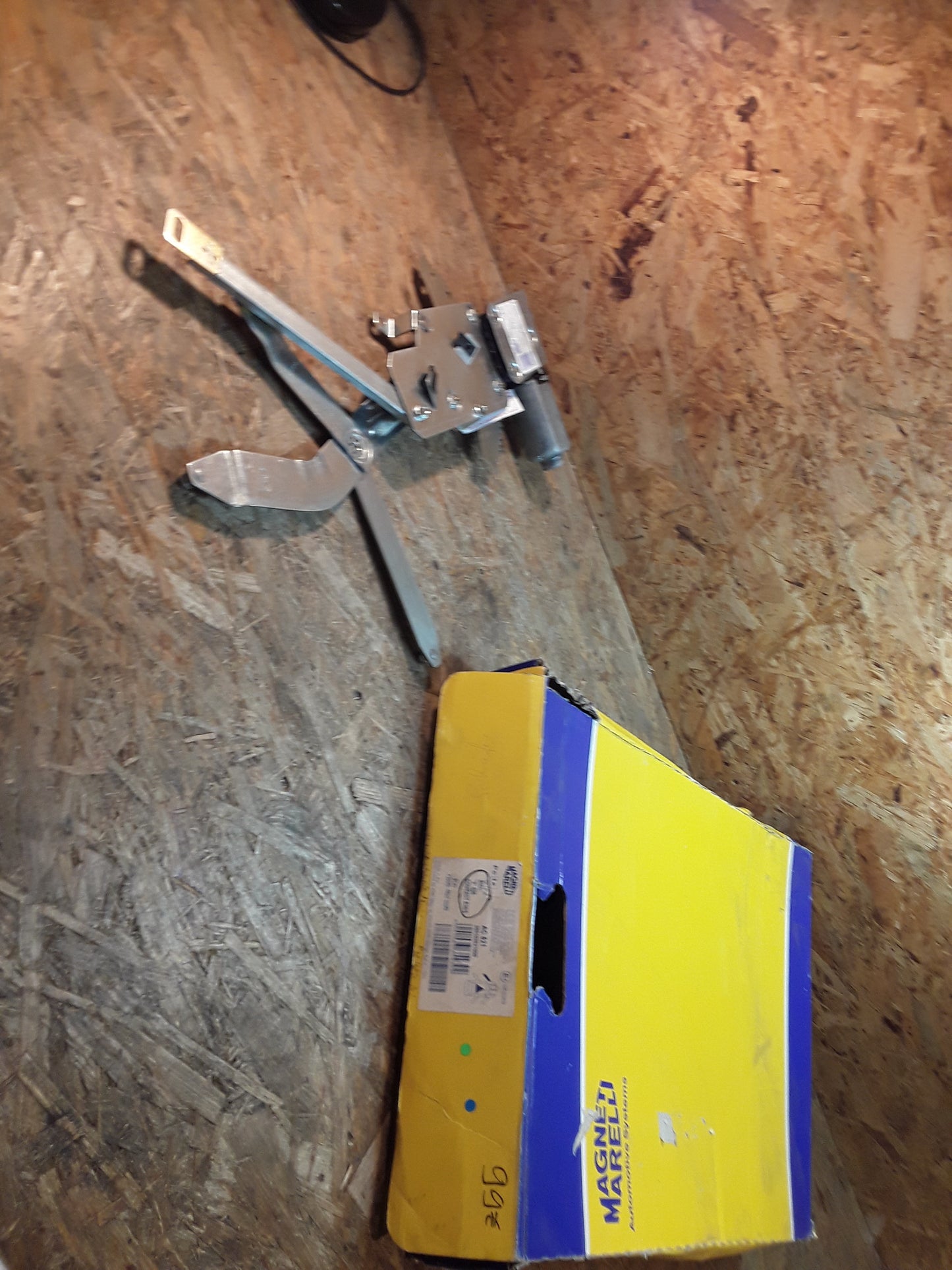 BMW 3 E36 / Compact E36/5 elektrischer Fensterheber original MagnetiMarelli NEU