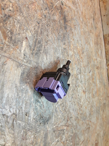 Audi Seat Skoda Bremslichtschalter original Meyle Products NEU