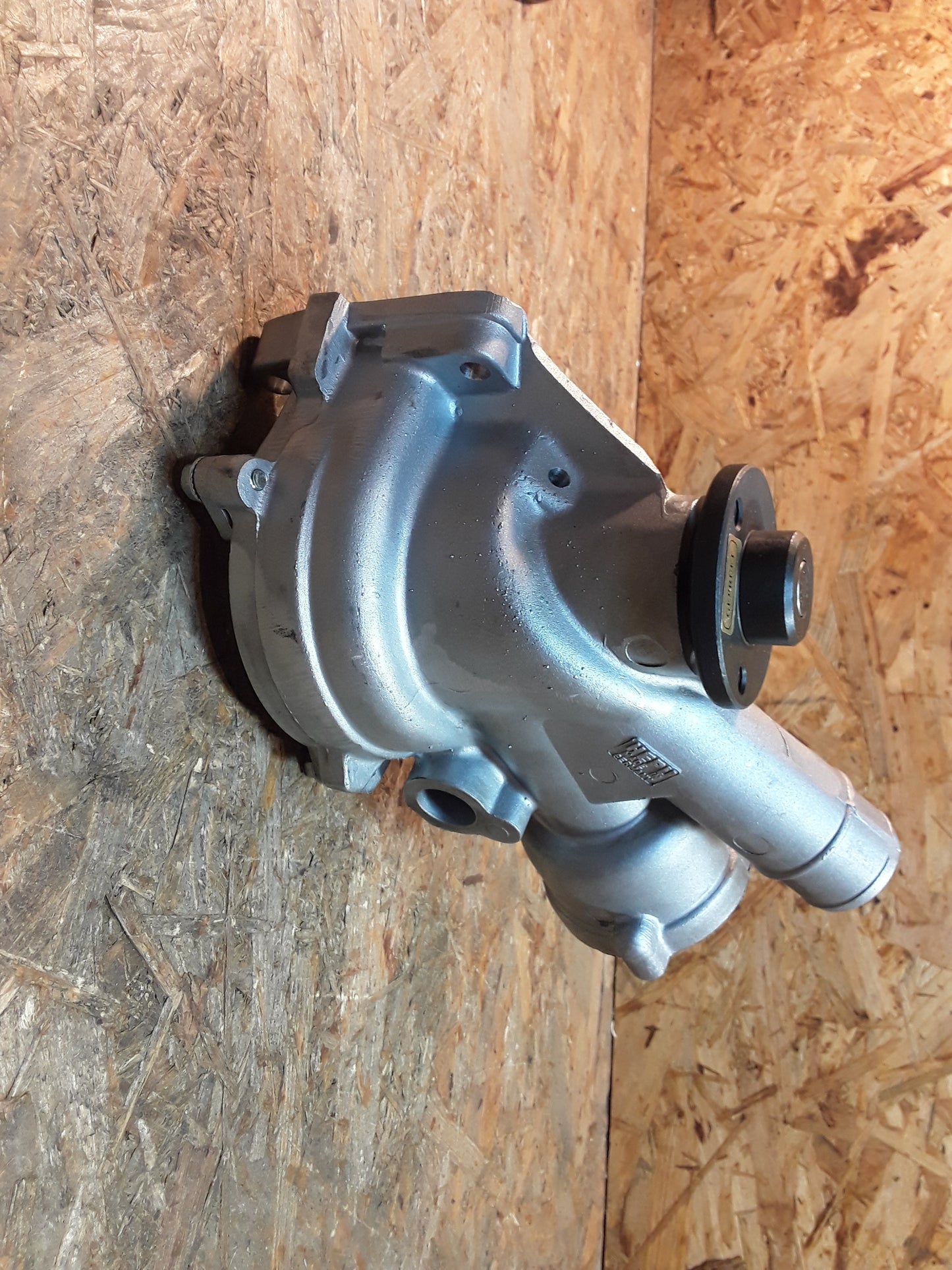 Mercedes Benz W124 Coupe/ Limo/ T-Modell Wasserpumpe original Hepu NEU