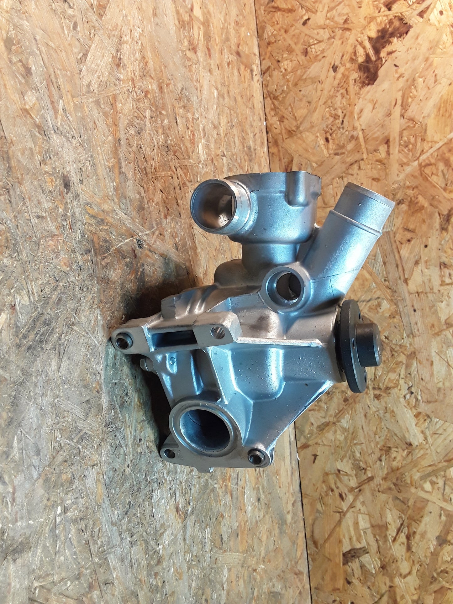 Mercedes Benz W124 Coupe/ Limo/ T-Modell Wasserpumpe original Hepu NEU