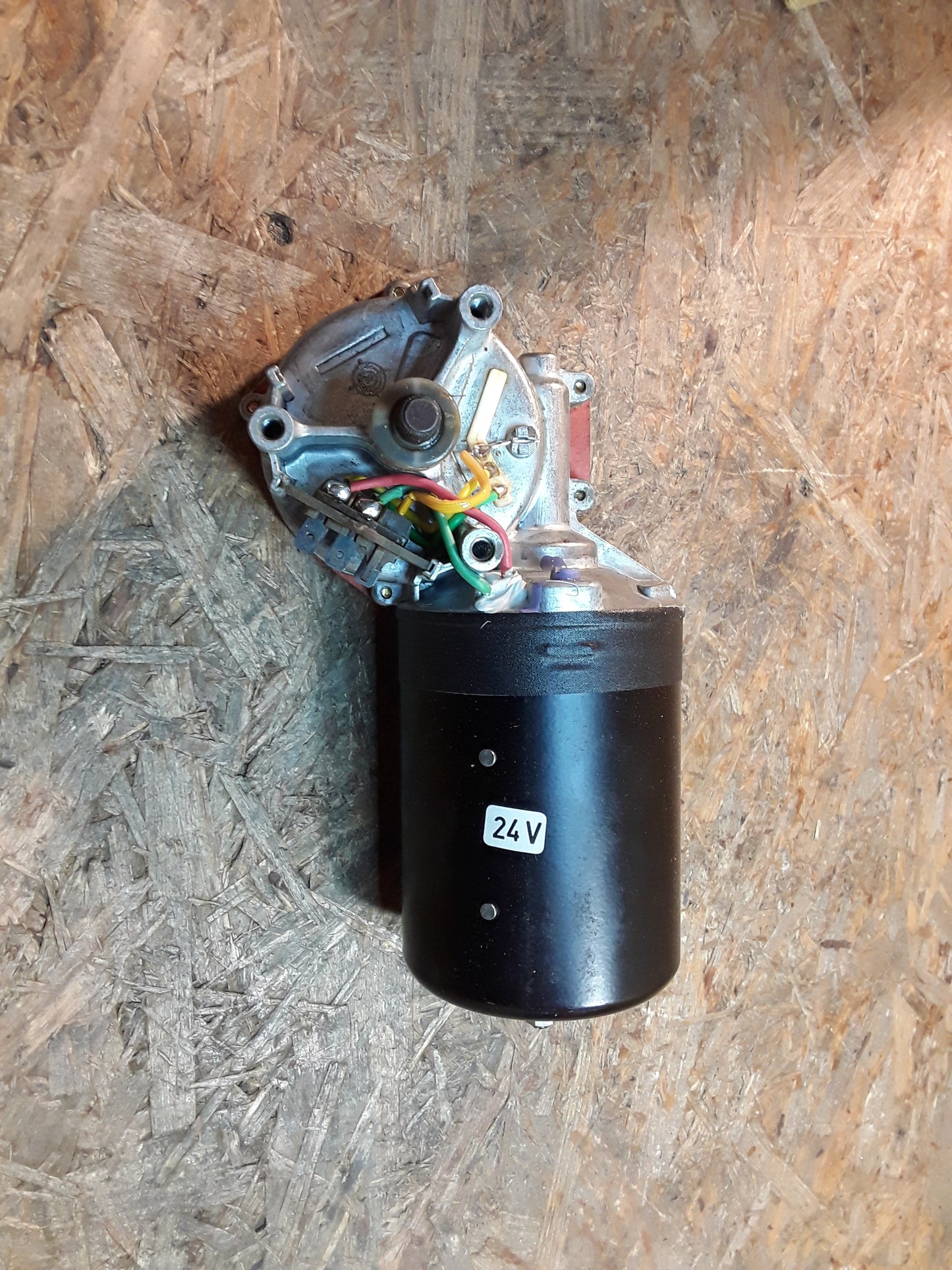 LKW MAN F7, F8, F9 Scheibenwischermotor 24V original Bosch NEU