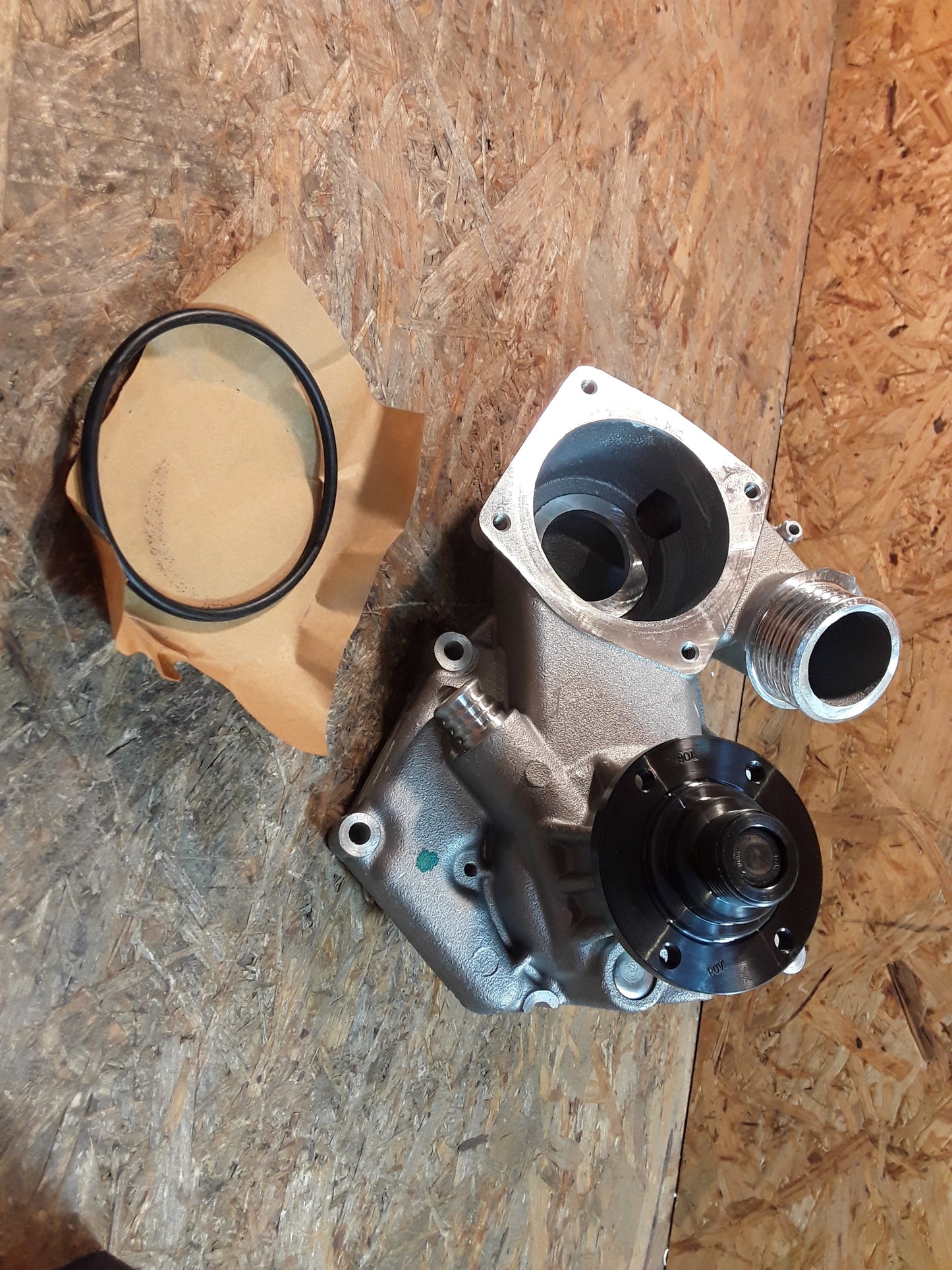 BMW 7er/ 8er Wasserpumpe original Ruville NEU