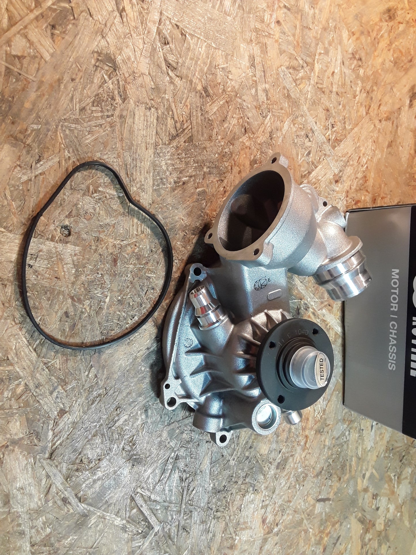 BMW X5/ 7/ 5/ 6 Wasserpumpe original Ruville NEU