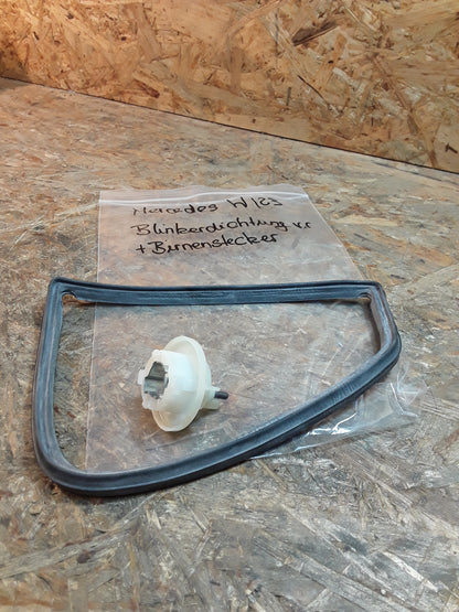 Mercedes W123 Blinkerdichtung + Birnenstecker original Hella NEU