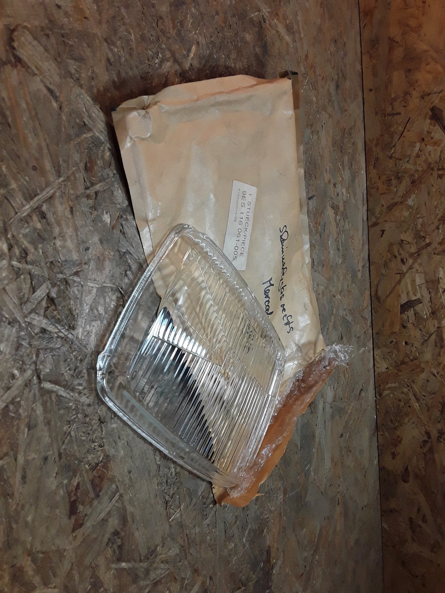 Mercedes T1/T2 Scheinwerferglas Streuscheibe NEU