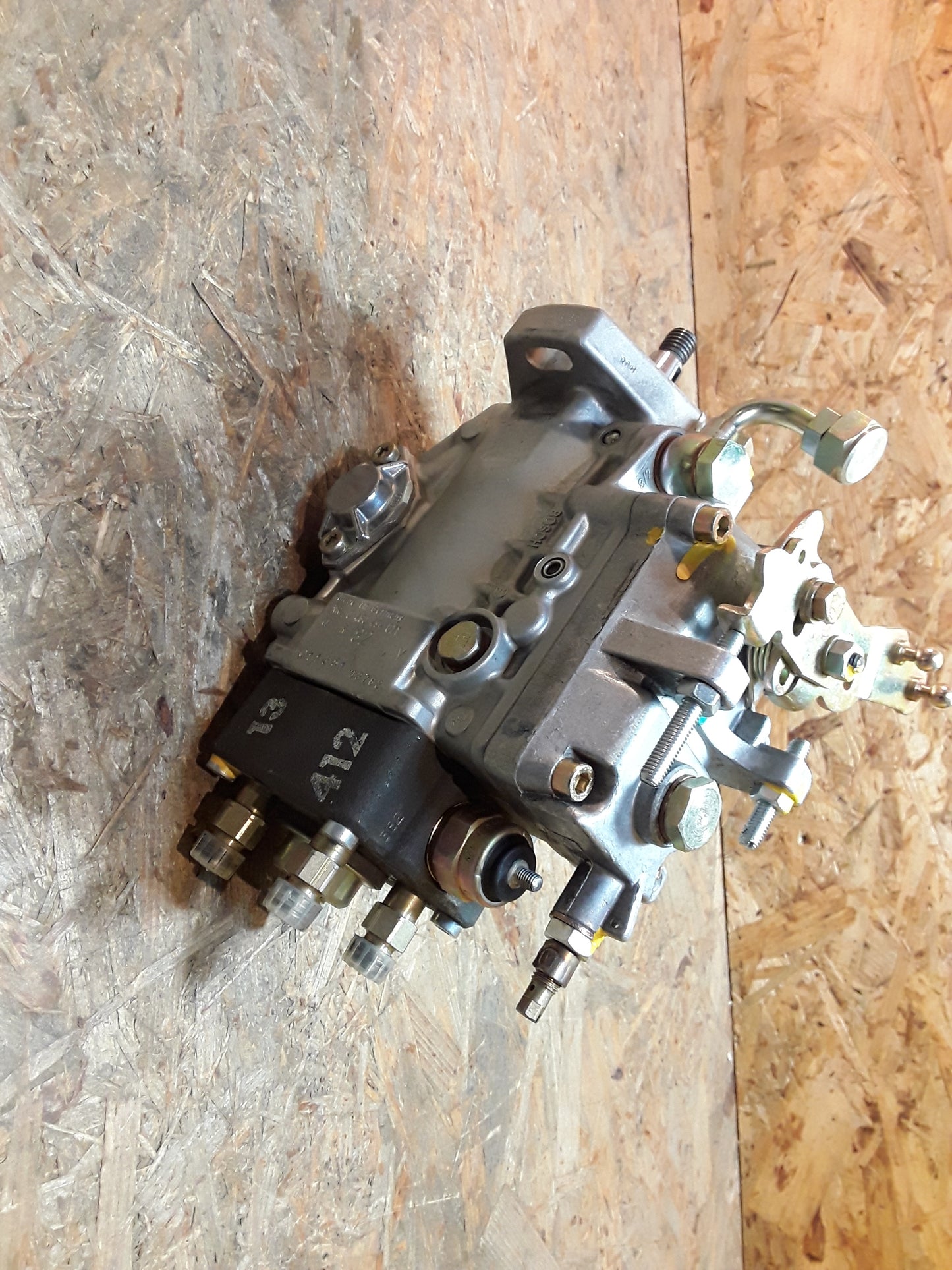 Original GM Opel Ascona C Kadett E 16D 16DA Bosch Einspritzpumpe Neu