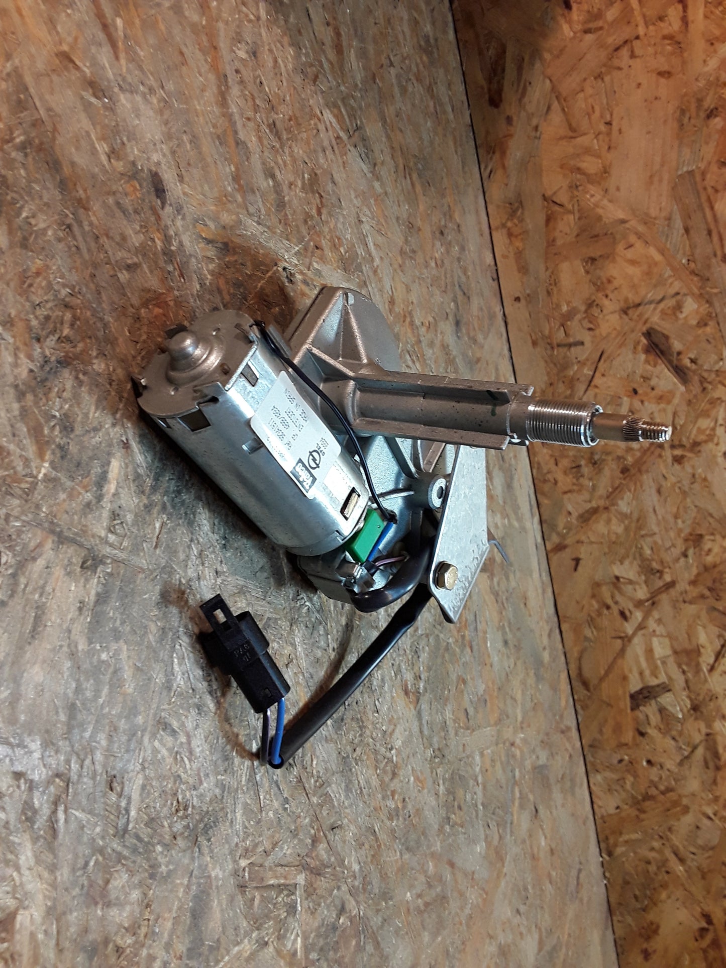 Astra F 1,6l Wischermotor hinten original GM Opel NEU