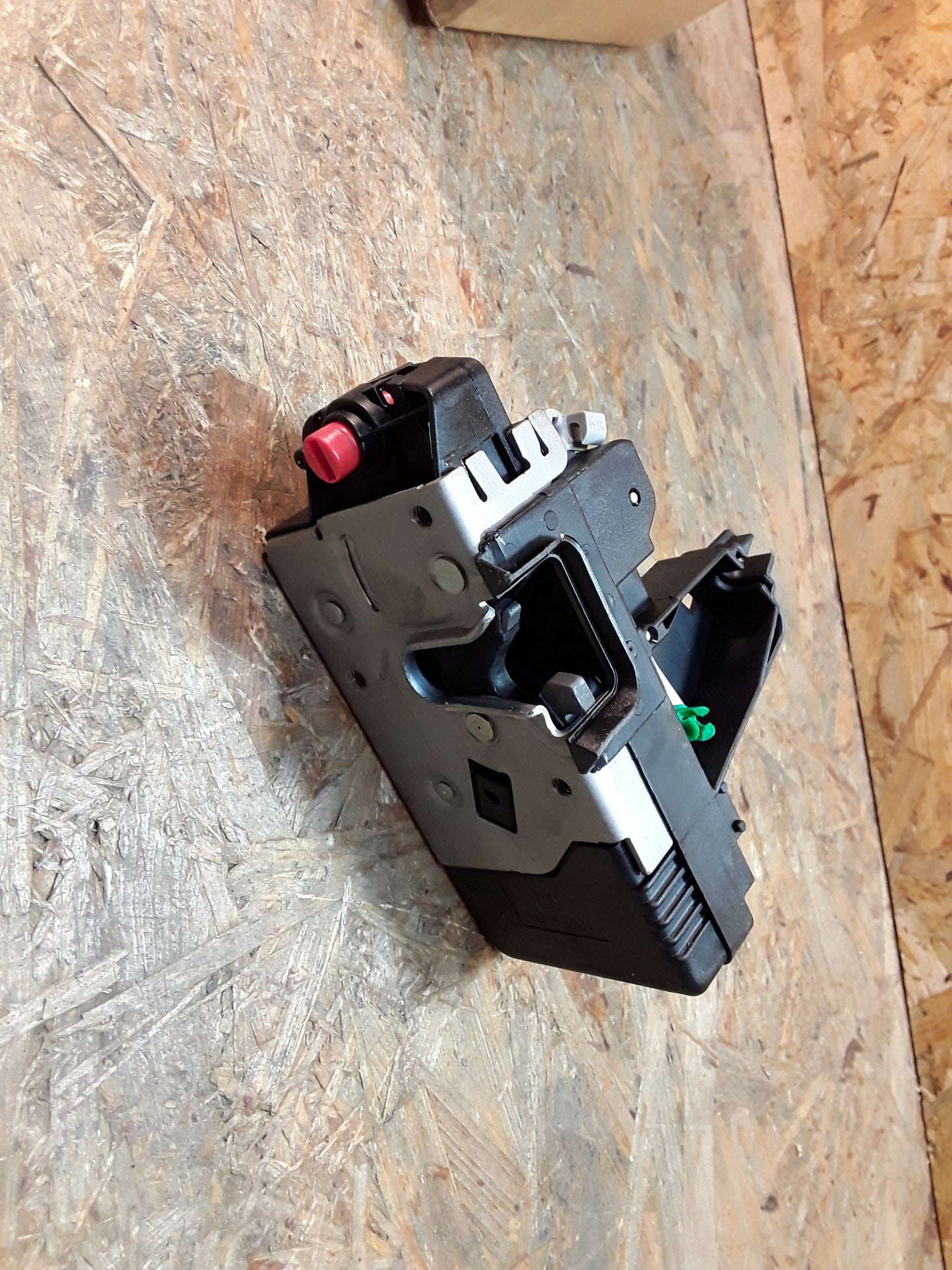 Vectra B Türschlis Zentralverriegelung hinten rechts original GM Opel NEU