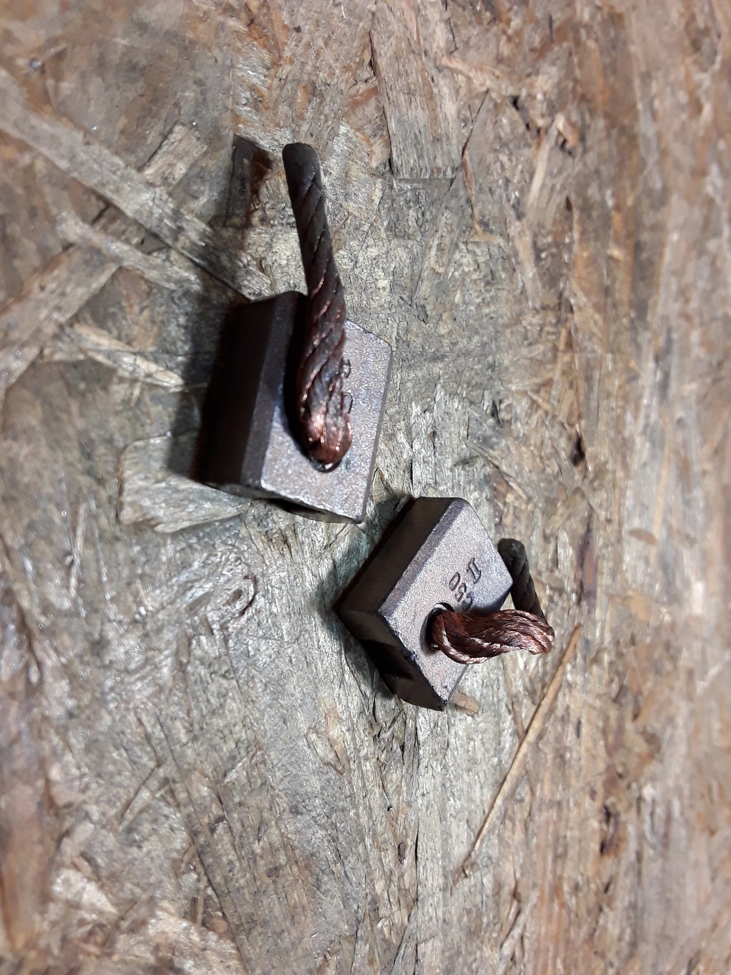 Kapitän Satz Kohlebürsten für Anlasser original GM Opel NEU