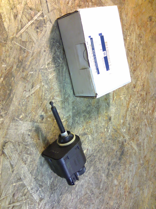Omega A Stellmotor Leuchtweitenregulierung original GM Opel NEU