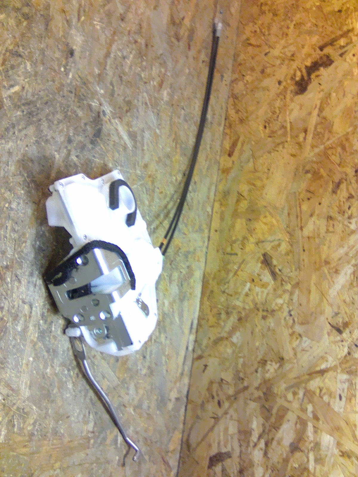 Agila B Schloß Vordertüre links (ausgenommen Fernbedienung und Zentralverriegelung) original GM Opel NEU