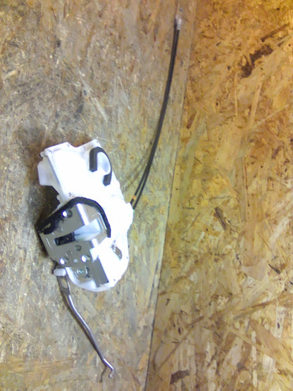 Agila B Schloß Vordertüre links (ausgenommen Fernbedienung und Zentralverriegelung) original GM Opel NEU