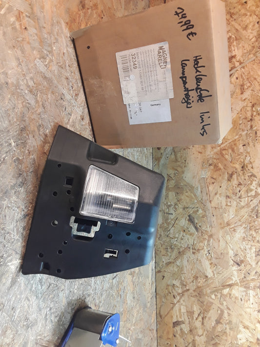 BMW Serie 3 E46/4 BER 98 Heckleuchte links + Lampenträger und Birnen original MagnetiMarelli NEU