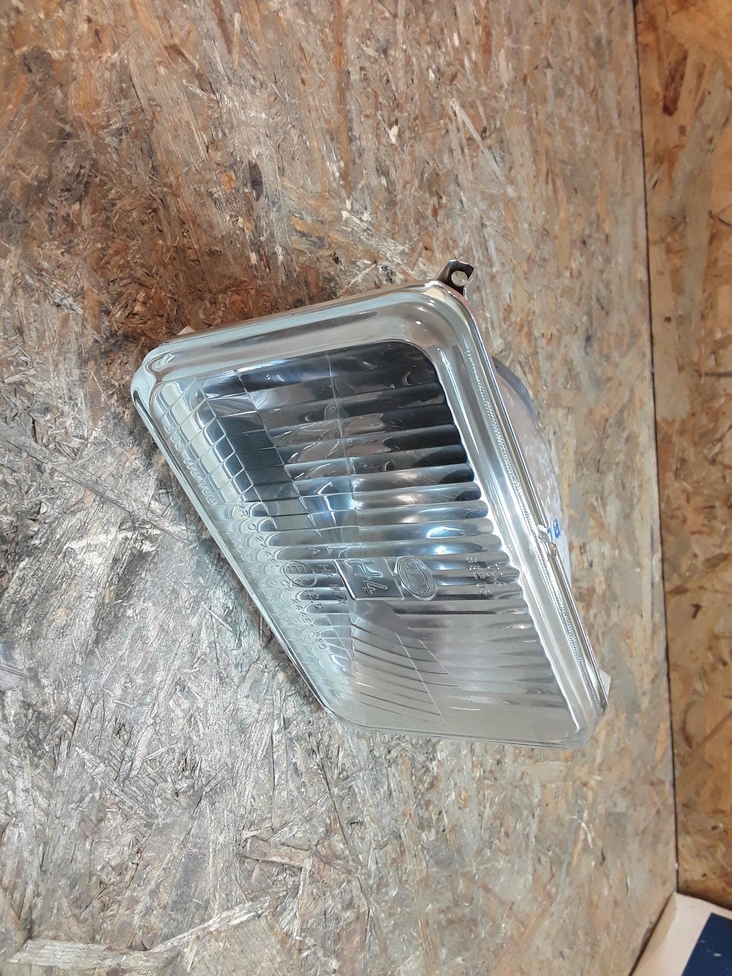 Nissan Toyota Mazda Mitsubishi Hauptscheinwerfer Einsatz original Hella NEU