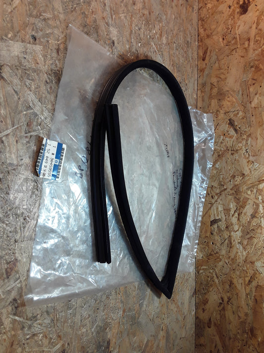 Omega B Dichtung Fensterführung vorne links original GM Opel NEU