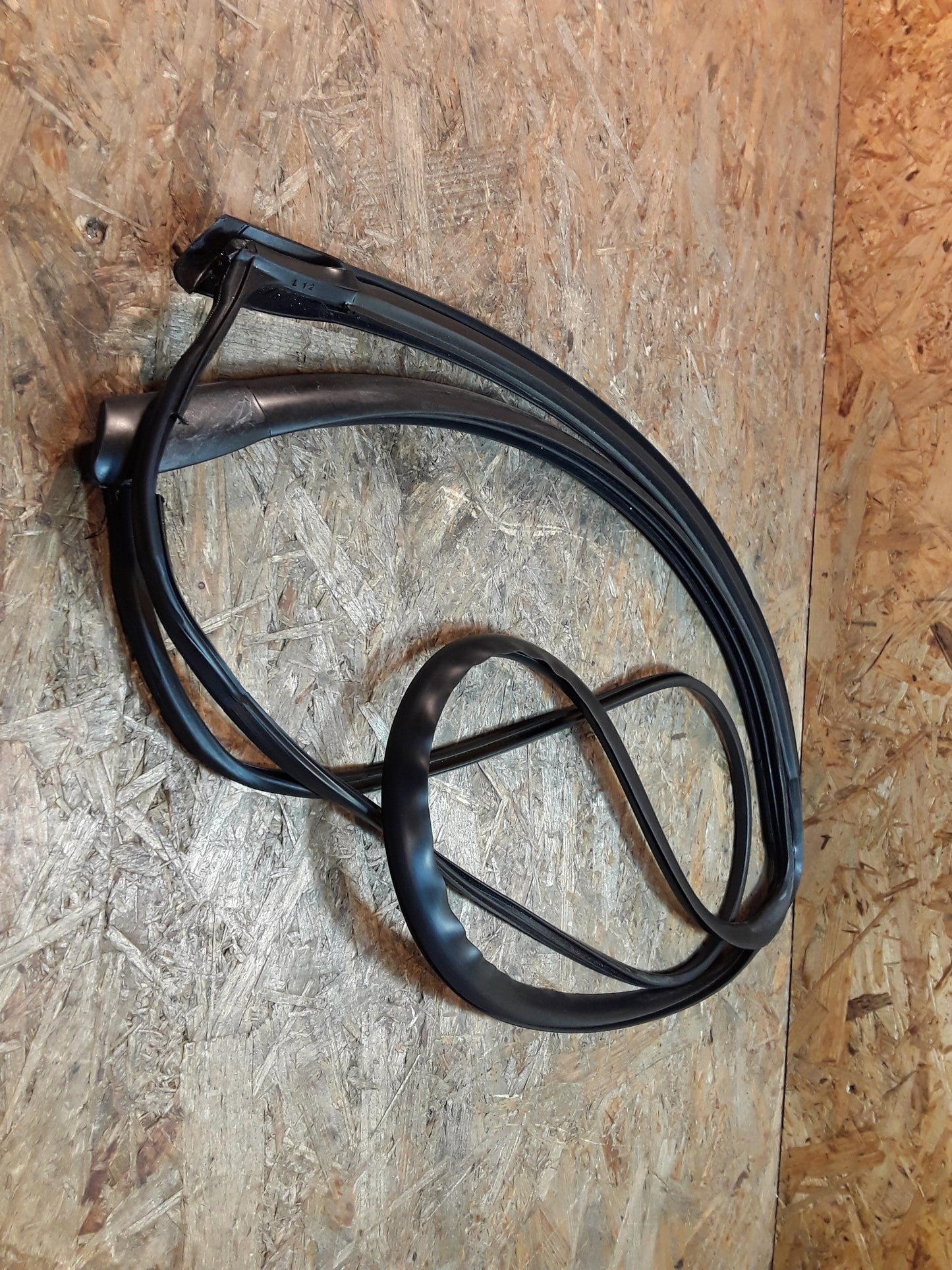 Astra F Scheibeneinfassung Frontscheibe original GM Opel NEU