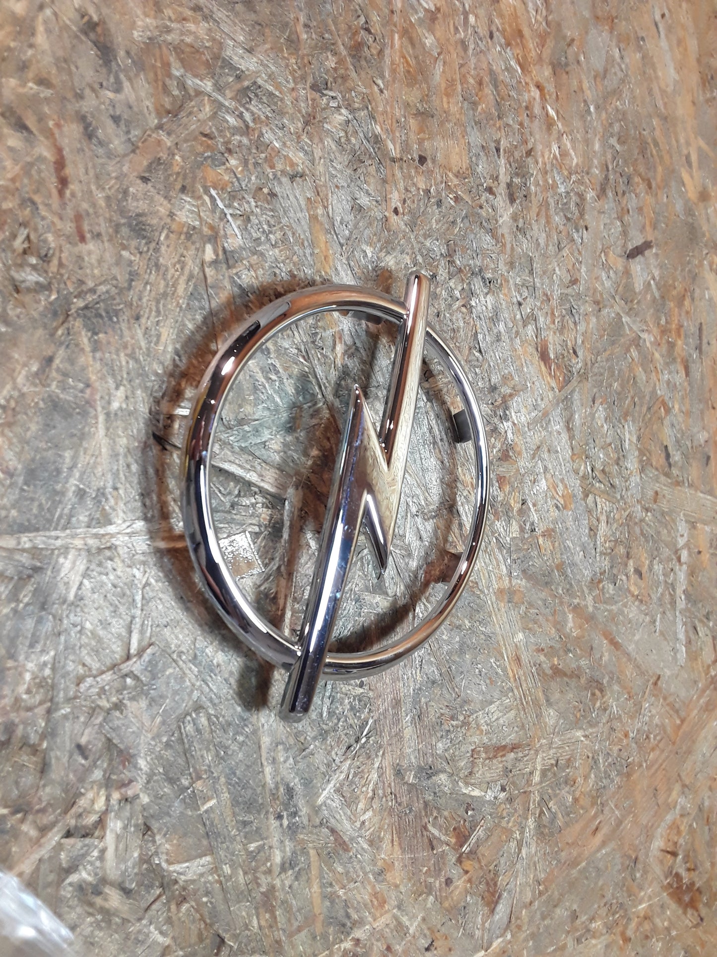 Corsa C  Combo C Emblem an Kühlergitter original GM Opel NEU