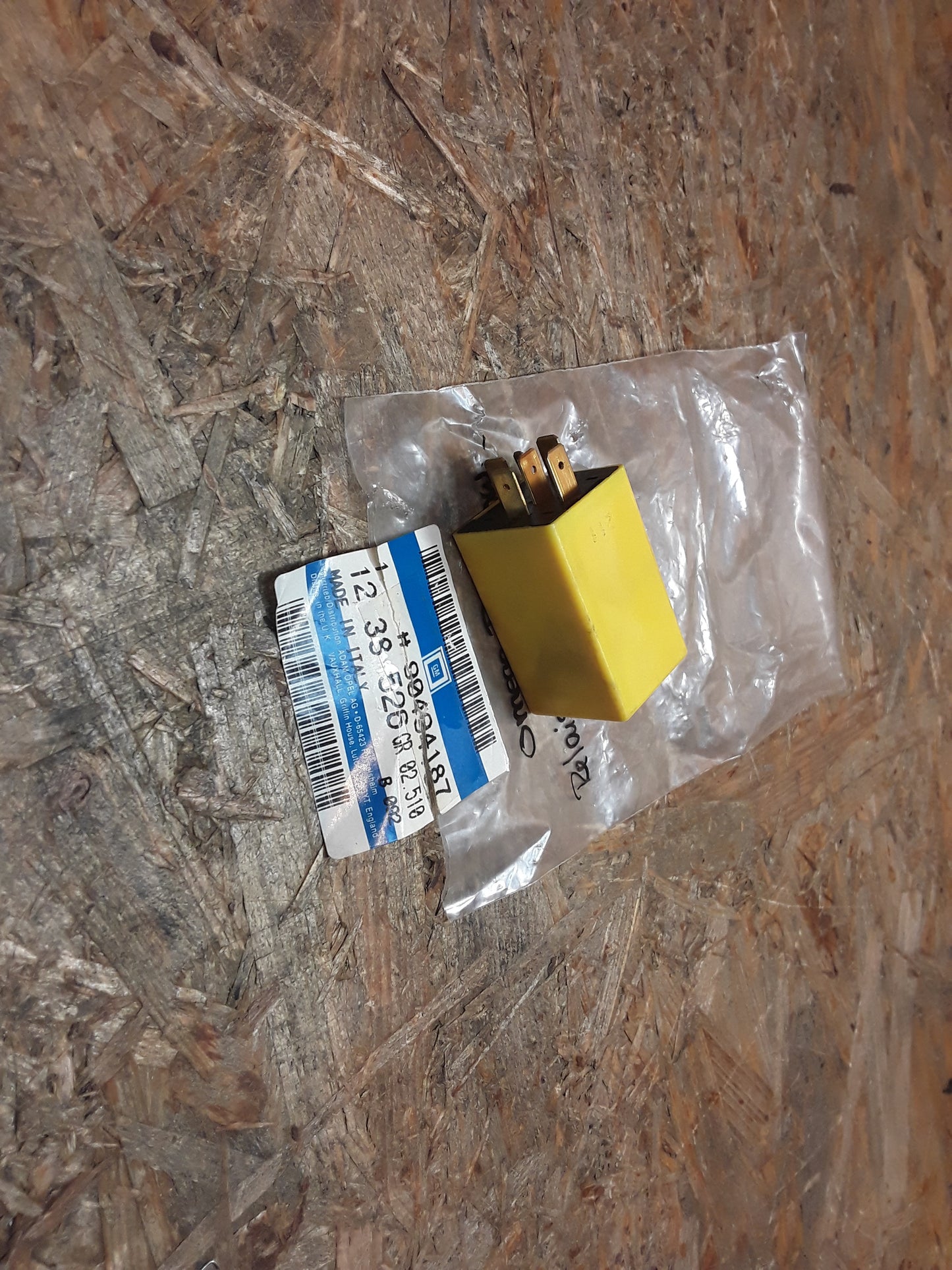 Omega B Relais Frontscheibenwischer 12V 5A original GM Opel NEU