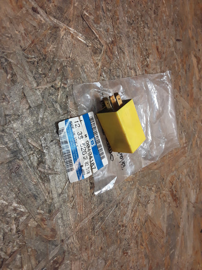 Omega B Relais Frontscheibenwischer 12V 5A original GM Opel NEU
