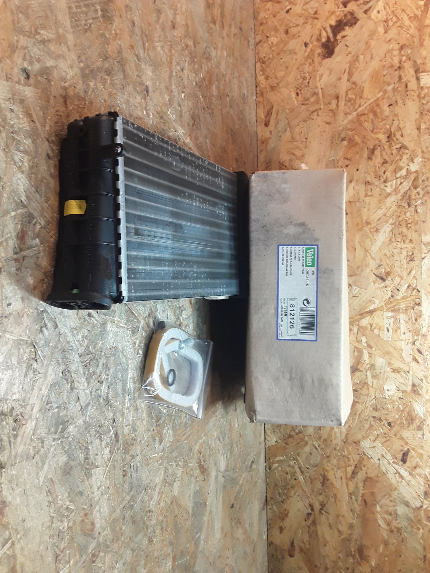 Omega B Wärmetauscher Innenraumheizung original Valeo NEU