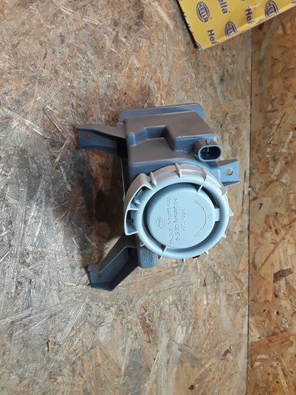Astra GSi Bj 09.91 Zusatz Nebelscheinwerfer rechts original Hella NEU