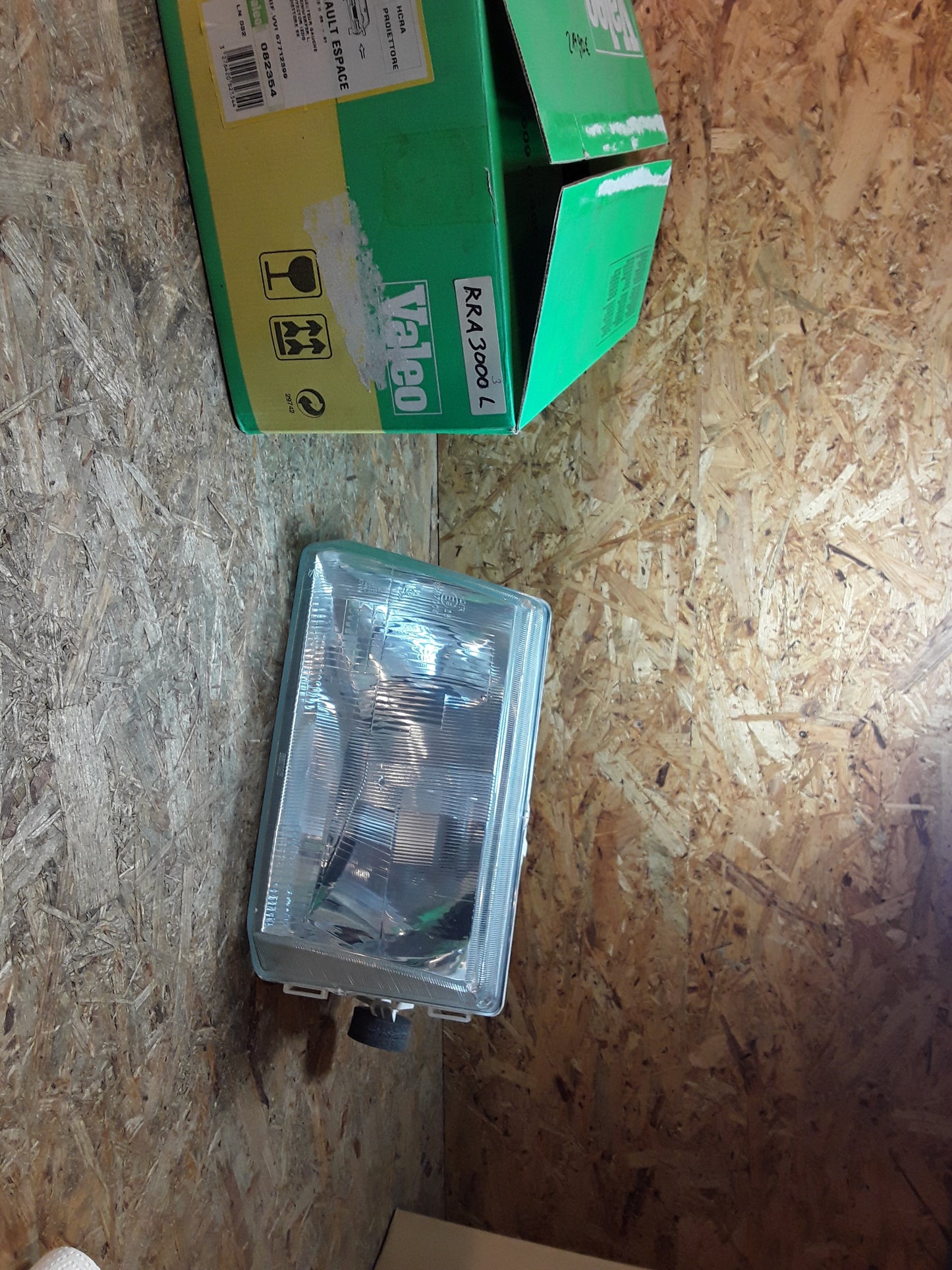 Renault Espace Bj 84-92 Scheinwerfer links original Valeo NEU