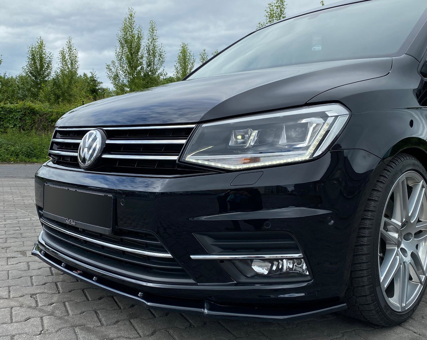 Front Ansatz für Volkswagen Caddy Mk. 4 schwarz Hochglanz