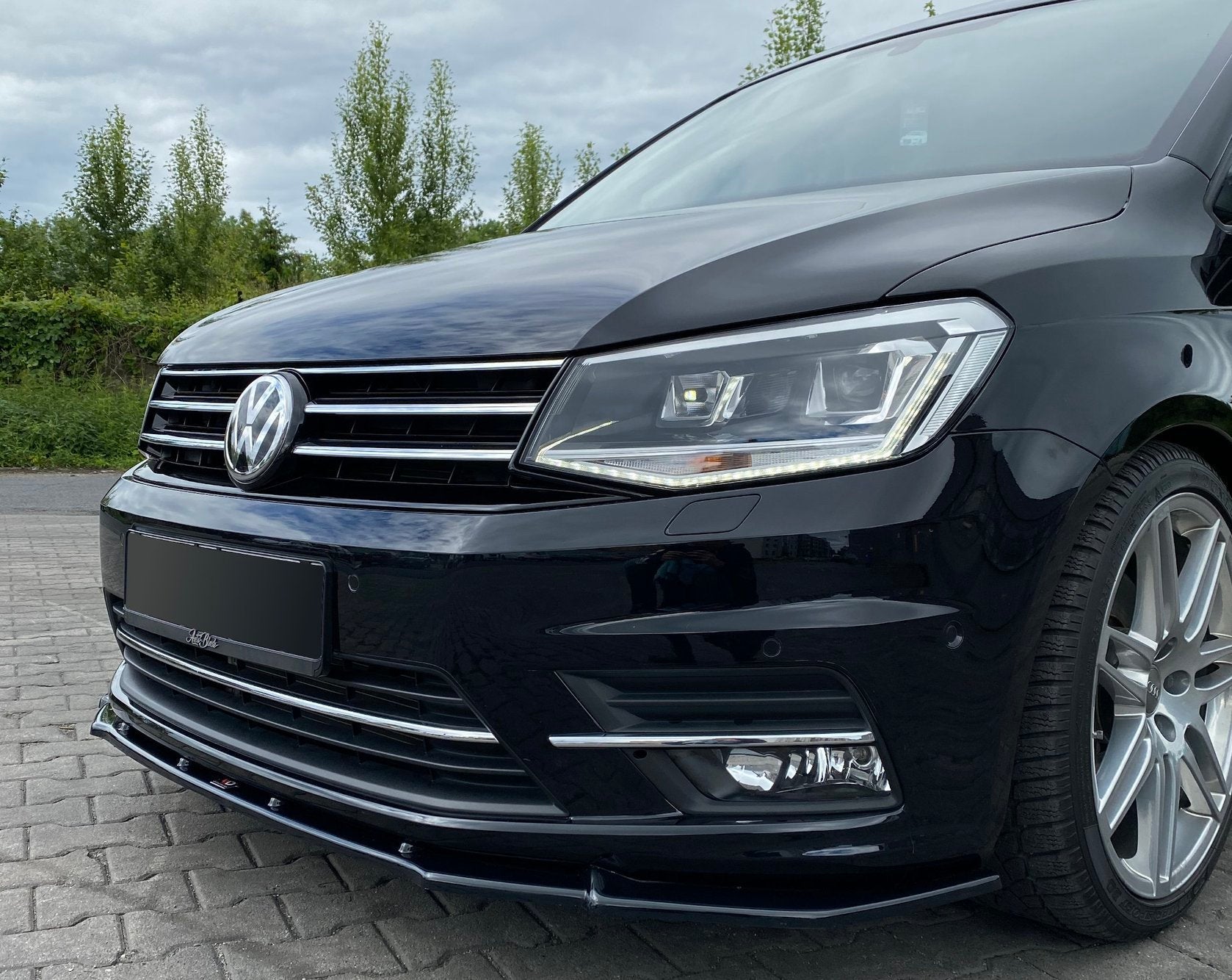 Front Ansatz für Volkswagen Caddy Mk. 4 schwarz Hochglanz