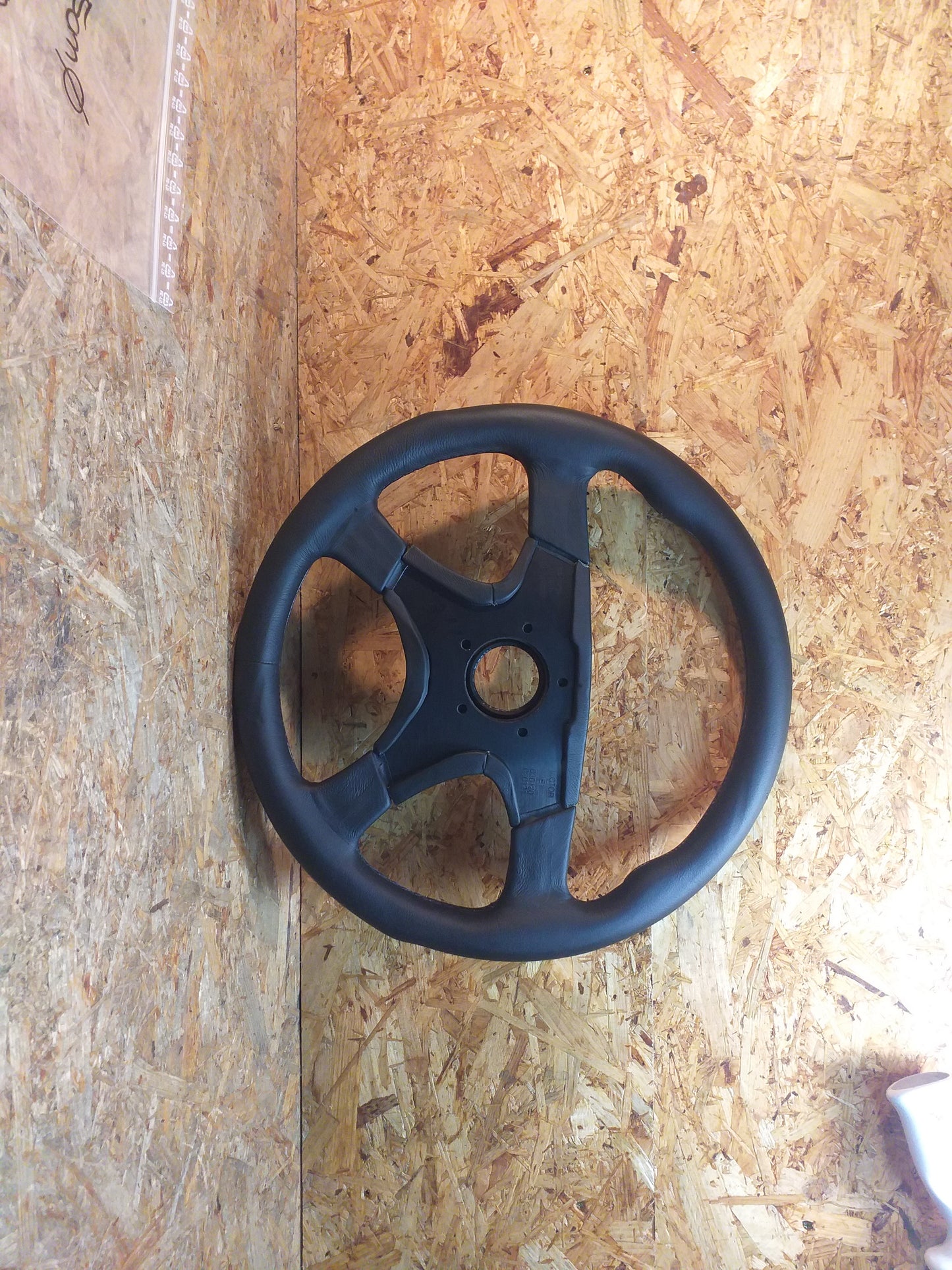 Diverse Fahrzeuge Sportlenkrad 38,5cm Durchmesser Kunstleder schwarz-carbon original Victor NEU