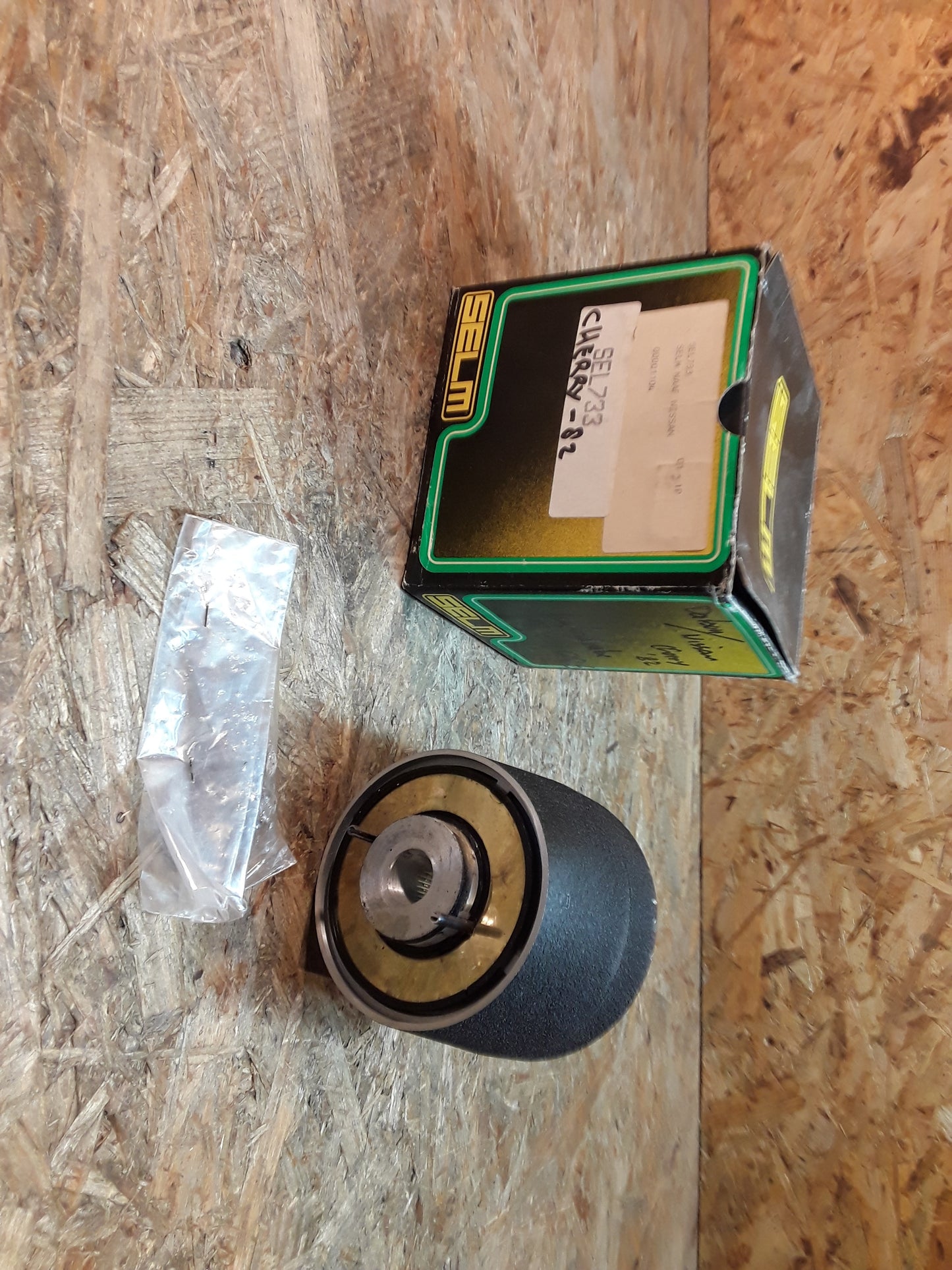 Datsun/ Nissan Cherry Bj 82 Lenkradnabe original SELM NEU