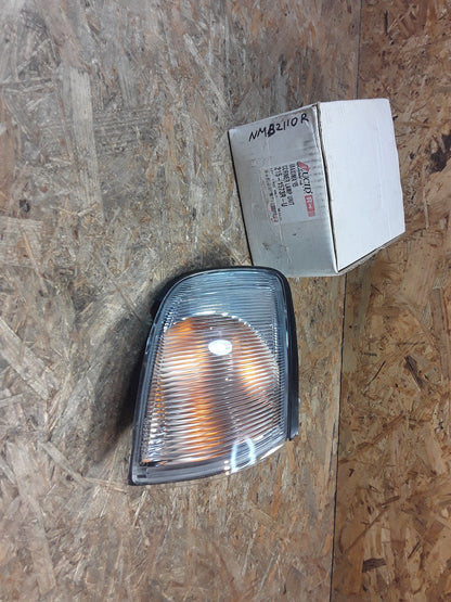 Nissan Maxima Bj 95 Begrenzungsleuchte rechts original LUCID NEU