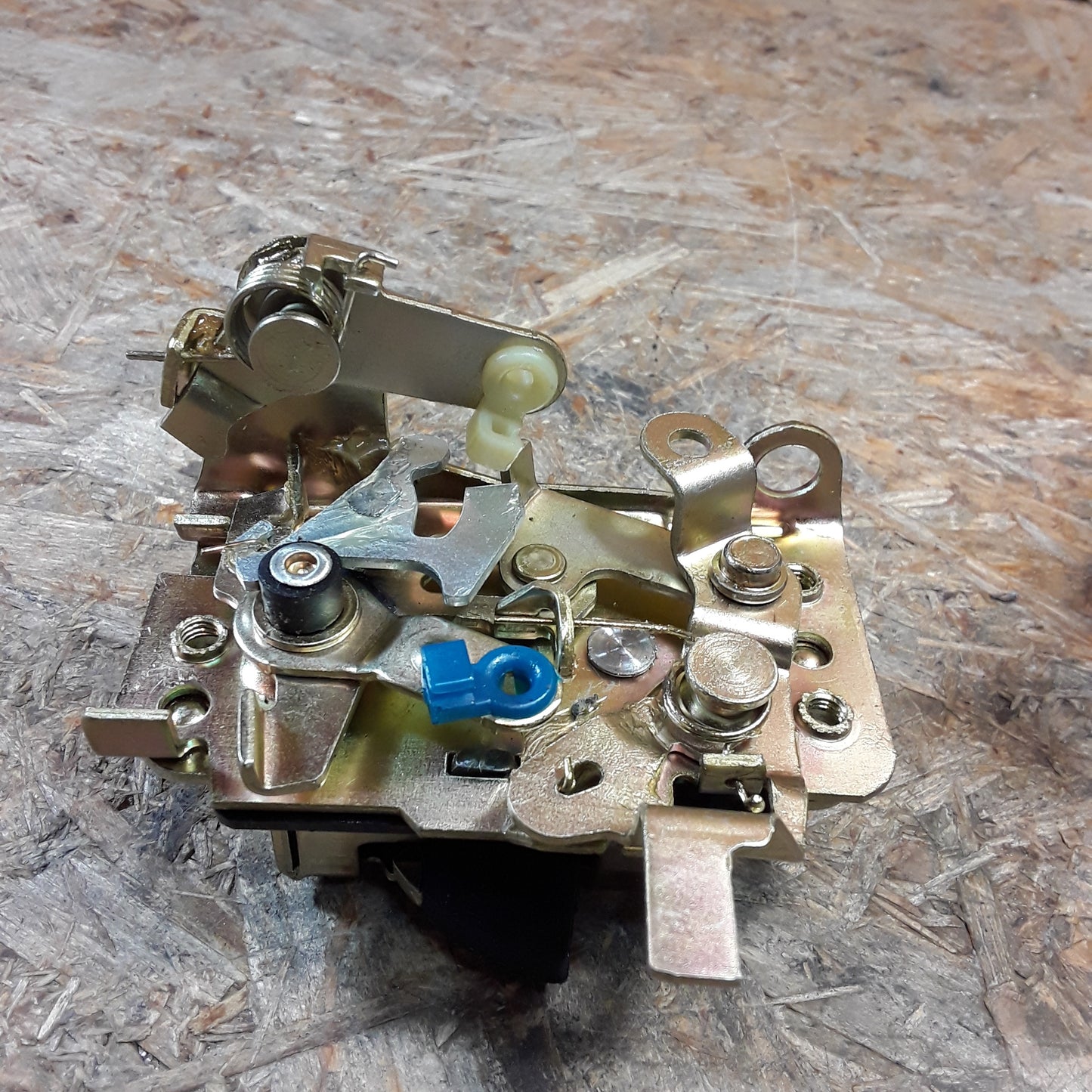 Daewoo Opel Chevrolet Türschloss vorne links original GM Opel NEU